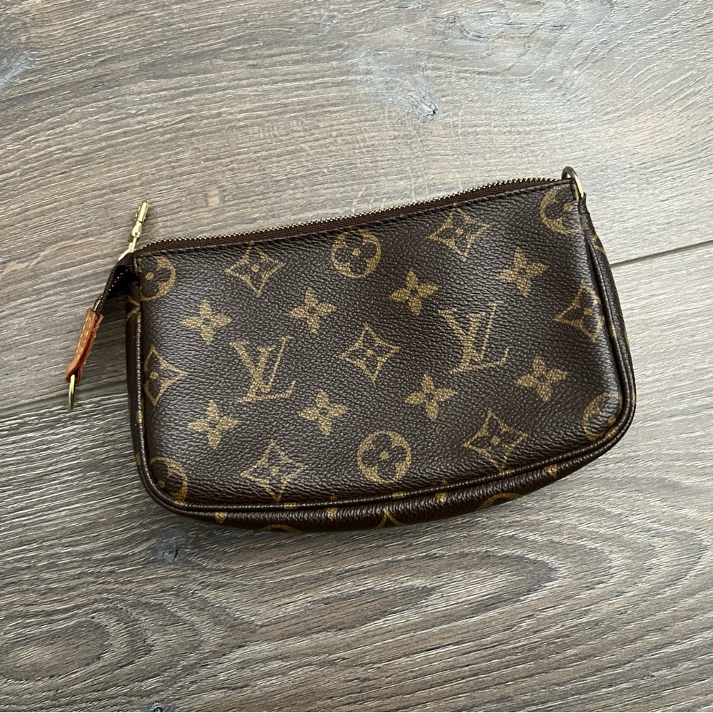 Louis Vuitton Pochette Accessories